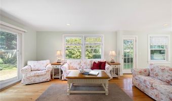 36 Kay Blvd, Newport, RI 02840