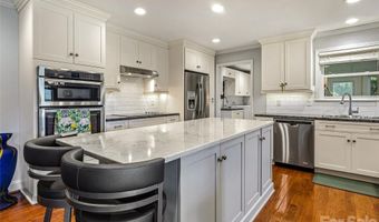 13 Ashley Rd, Asheville, NC 28805