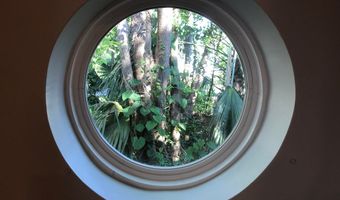 123 Ave L, Apalachicola, FL 32320