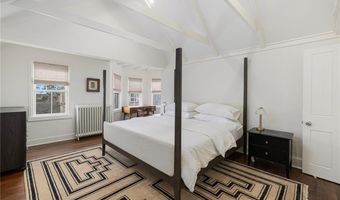 23 Mt. Vernon St, Newport, RI 02840