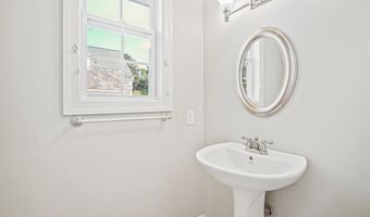 5604 HOOVER St, Bethesda, MD 20817