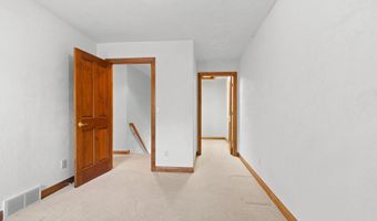 321 E APPLE CREEK Rd, Appleton, WI 54913