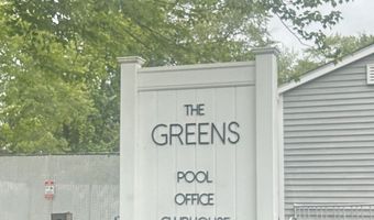 614 Longfellow Dr 614, Branford, CT 06405