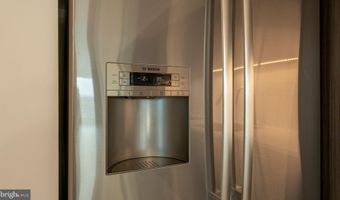 4710 ELM St 0B-W-1101, Bethesda, MD 20814