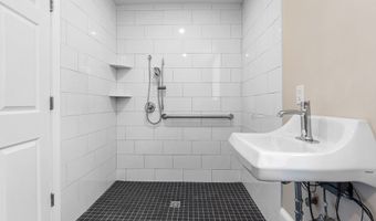 6 Windsor St, Andover, MA 01810