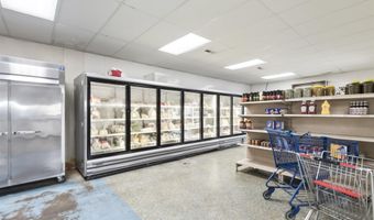 10 N Main St, Arab, AL 35016