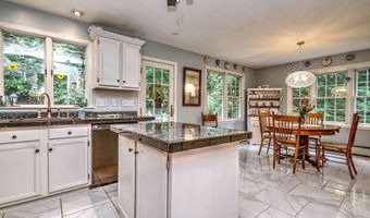 932 Amity Rd, Bethany, CT 06524