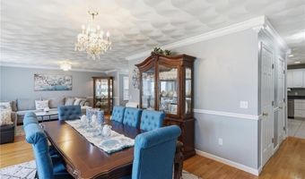 23 BERNON Dr, Lincoln, RI 02865