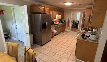 612 Esplanade Ave, Bay St. Louis, MS 39520