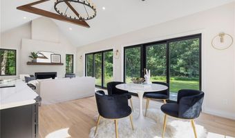 91 Carr Ln, Jamestown, RI 02835