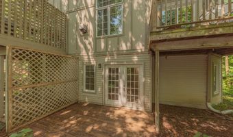 609 Ridgewood Ct, Ann Arbor, MI 48103
