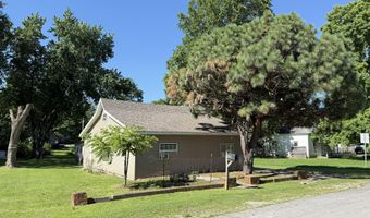 134 W Lee St, Aurora, MO 65605