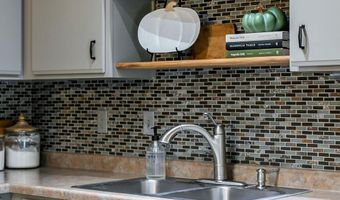 3333 N CASALOMA Dr 9, Appleton, WI 54913