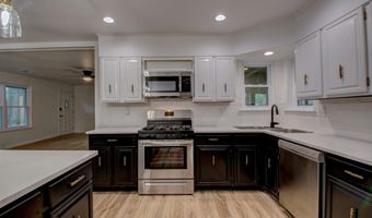 996 Hacienda Dr, Benton, AR 72019