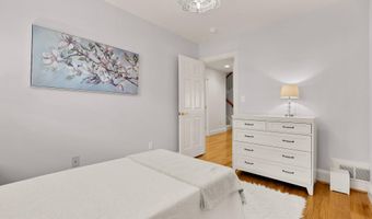 5606 WILSON Ln, Bethesda, MD 20814