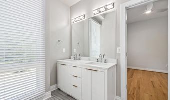 924 28TH St S, Arlington, VA 22202