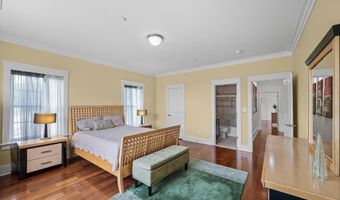 9715 SINGLETON Dr, Bethesda, MD 20817
