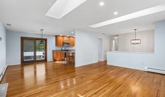 6 Sky Edge Ln, Bethel, CT 06801