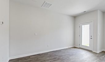 221 Maddox Dr, Aberdeen, NC 28315