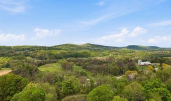 2 Falkenstein Dr 10, Alloway, NJ 07462