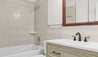 1210 Dorne Dr, Ballwin, MO 63021