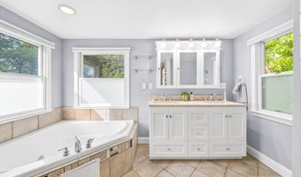 74 Rhinecliff St, Arlington, MA 02476