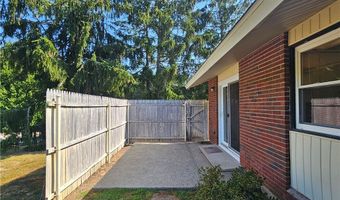 40 Kingsland Ct 2A, Charlestown, RI 02813