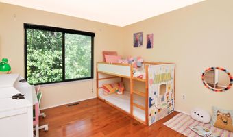 609 Watersedge Dr, Ann Arbor, MI 48105