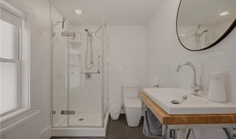 59 Houston Ave, Newport, RI 02840
