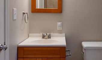 1721 N QUEENS Ln #1-104, Arlington, VA 22201
