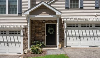105 Hunting Hill Dr, Cumberland, RI 02864