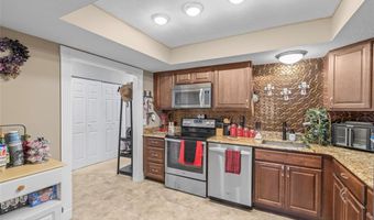 1026 Kehrs Mill Rd 4, Ballwin, MO 63011