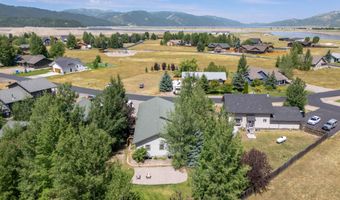 404 SNAKE RIVER Dr, Alpine, WY 83128