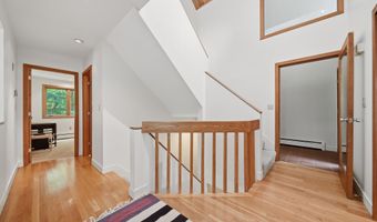 10 Eaton Rd, Amherst, NH 03031