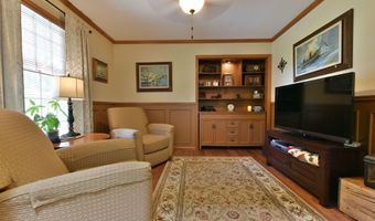 625 McKay Rd, Amsterdam, NY 12010