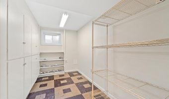 9306 PARKHILL Ter, Bethesda, MD 20814