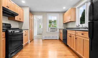 27 High St 1, Beverly, MA 01915