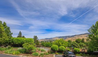 575 Scenic Dr, Ashland, OR 97520