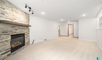 1513 E Sylvan Cir, Brandon, SD 57005