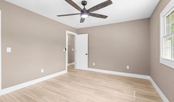 8 Andrea Dr, Alloway, NJ 07462