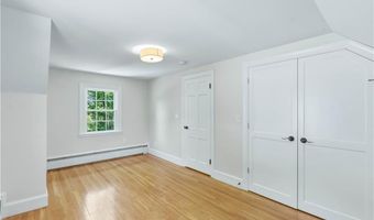 3 Sundale Rd, Cranston, RI 02921