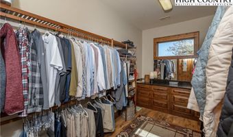 484 Farm Loop Rd, Banner Elk, NC 28604