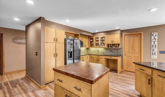 42 Hill Rd, Allentown, NJ 08501