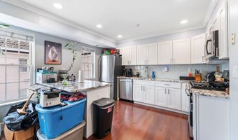 3201 8TH St SE 10, Washington, DC 20032