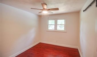 9024 Oakridge Dr, Alton, IL 62002