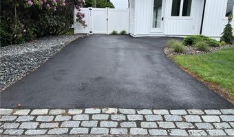 55 Brookfield Dr, Cranston, RI 02920