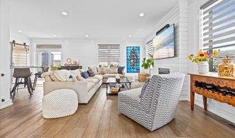 21 N Douglas Ave, Margate City, NJ 08402