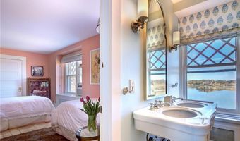 6 Price's Cove Ave, Newport, RI 02840