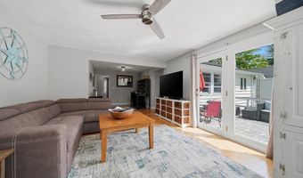 11 W Winkley St, Amesbury, MA 01913