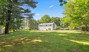 5 Daisy Ct, Airmont, NY 10901